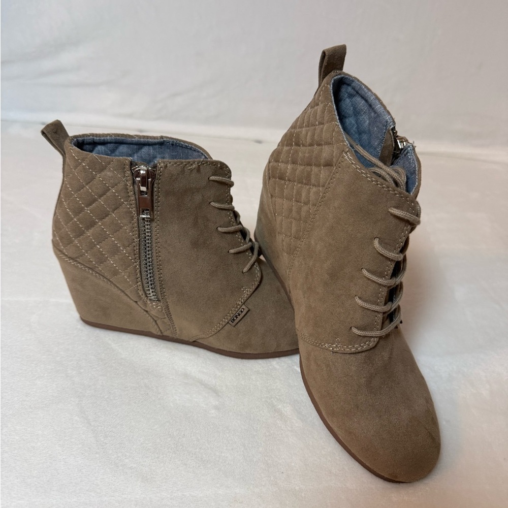 Bongo Elegant Taupe Wedge Ankle Boots